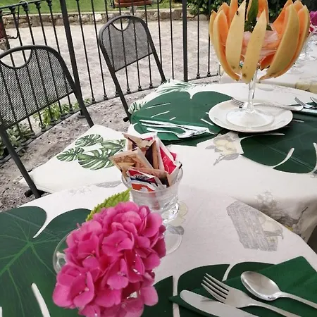 Ronco Degli Ulivi Bed & Breakfast 4*